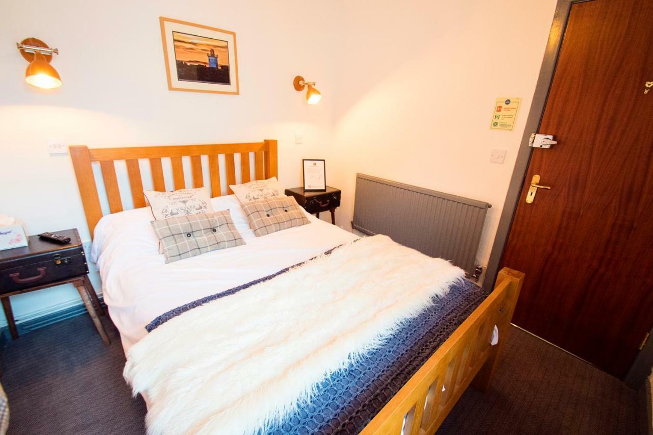 Nik The Greek Bed & Breakfast Burry Port Exterior photo